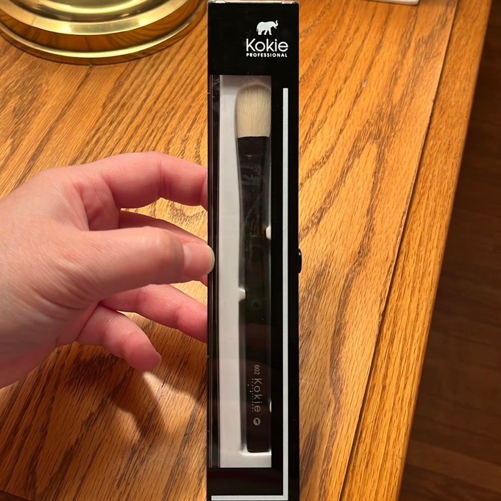 Kokie Professional Large Shadow Brush